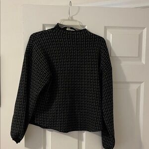 Size Medium Max Studio Black Patterned Mock Neck Sweater